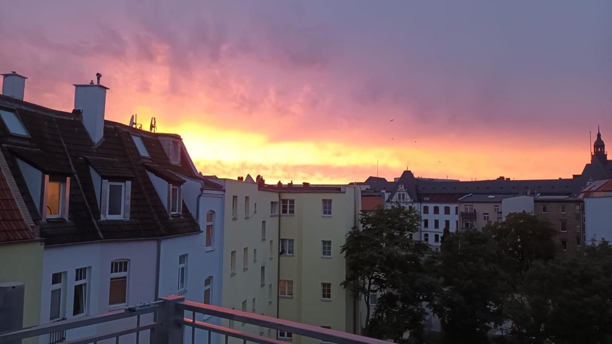 Ueber Den Daechern Von Halle Halle  Exteriör bild